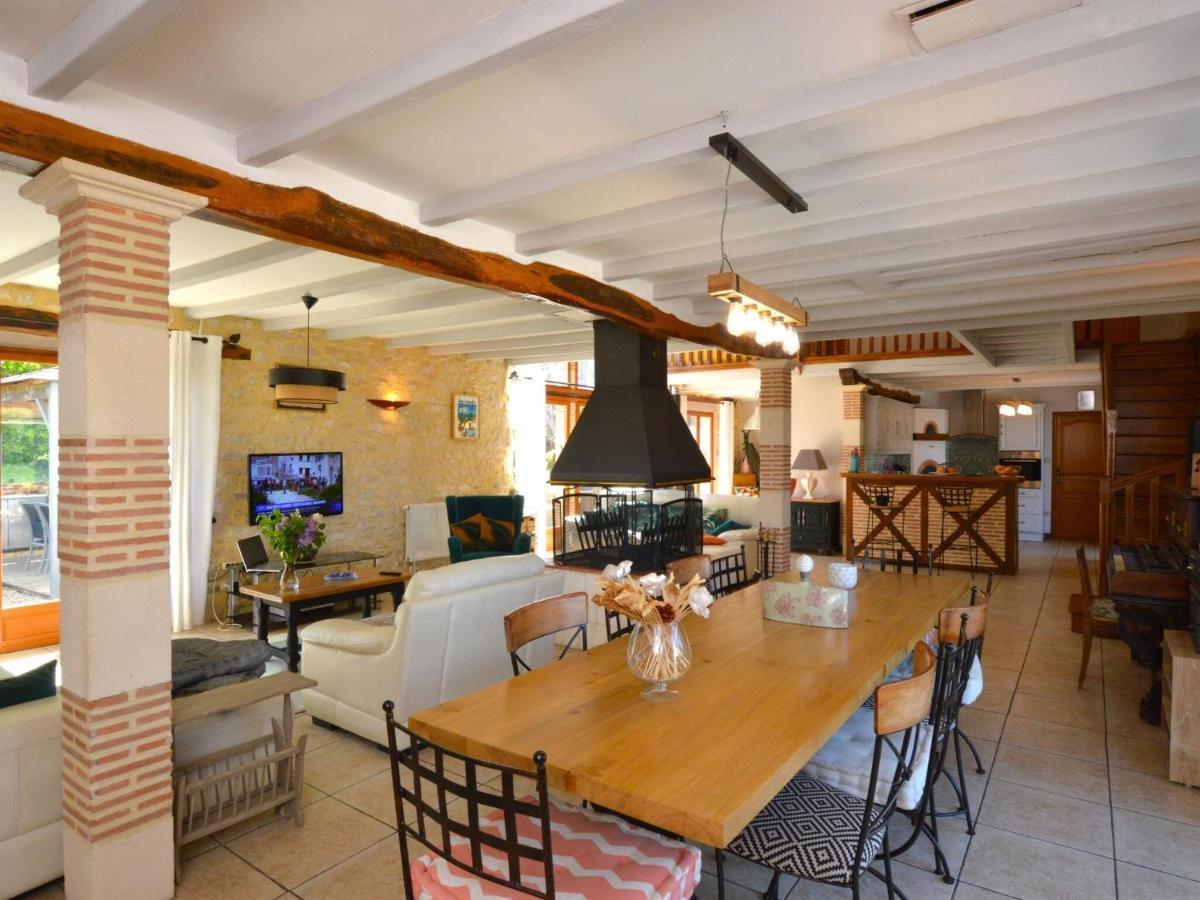Charming Holiday Home With Pool Lavercantiere Exterior photo
